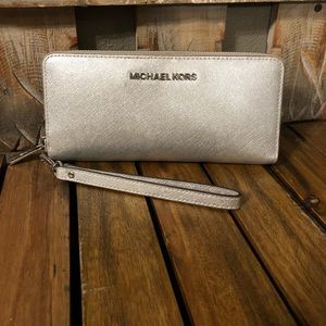 LIMITED Michael Kors wallet. GONE Given as a gift